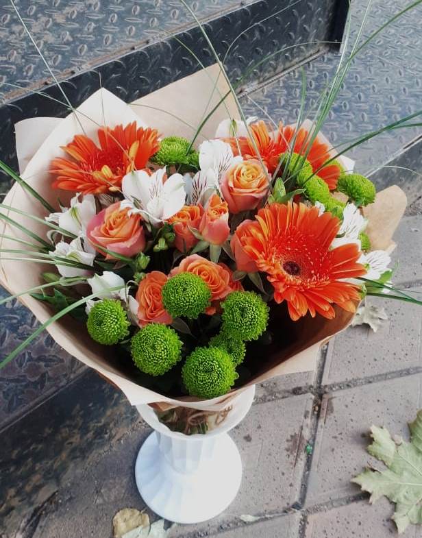 Букет цветов из: Герберы, Хризантемы, Альстромерии и Розы в Оловянной