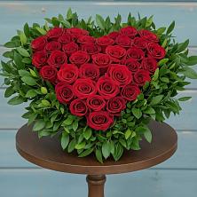 Цветочная композиция из Розы в виде сердца в Оловянной