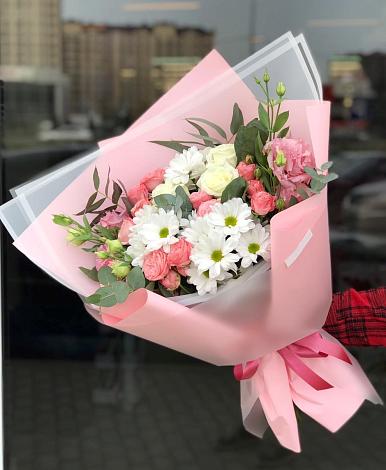 Букет цветов из: Розы, Лизиантусы и Хризантемы в Оловянной
